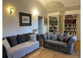 Frescos house